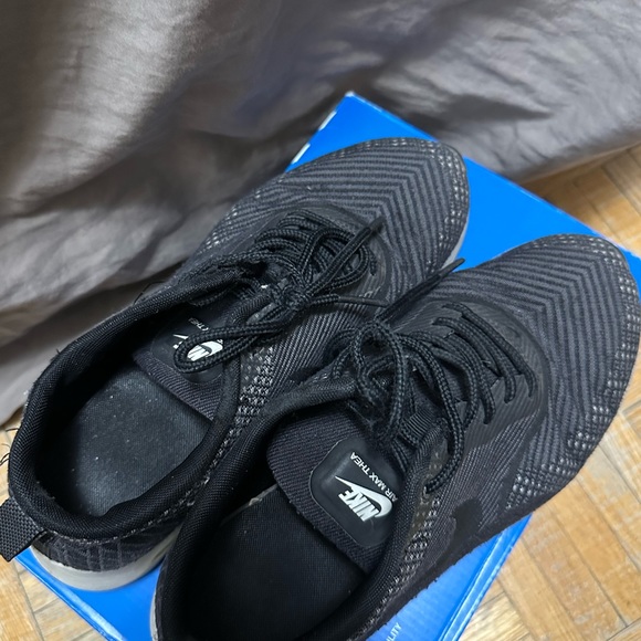 Women’s Nike Air Max Thea Black & White - Size 6 - Picture 5 of 5